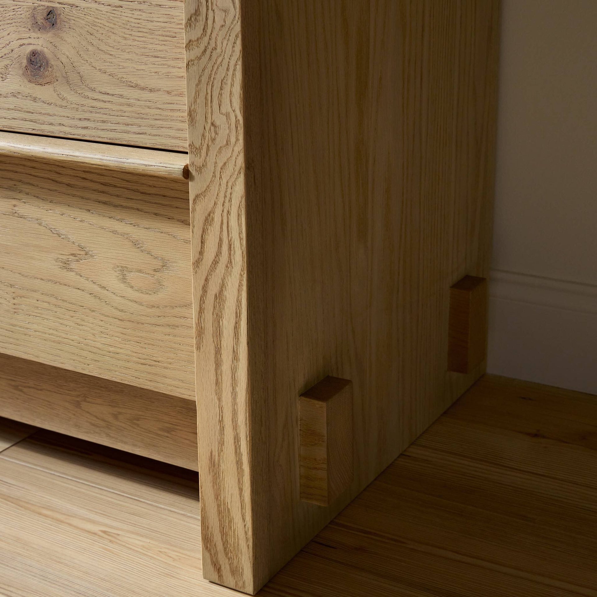 Rockport Dresser