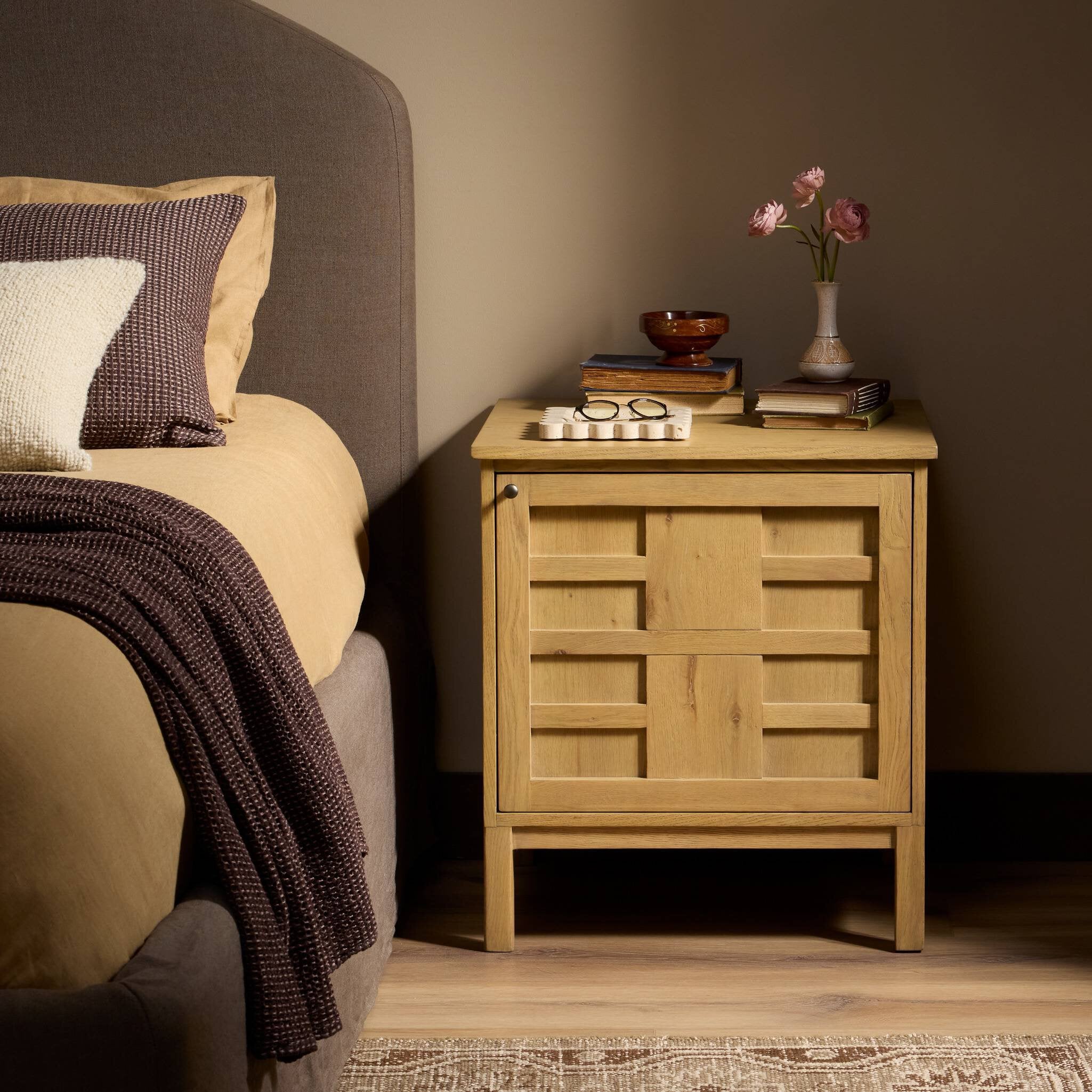 Albany Nightstand - right