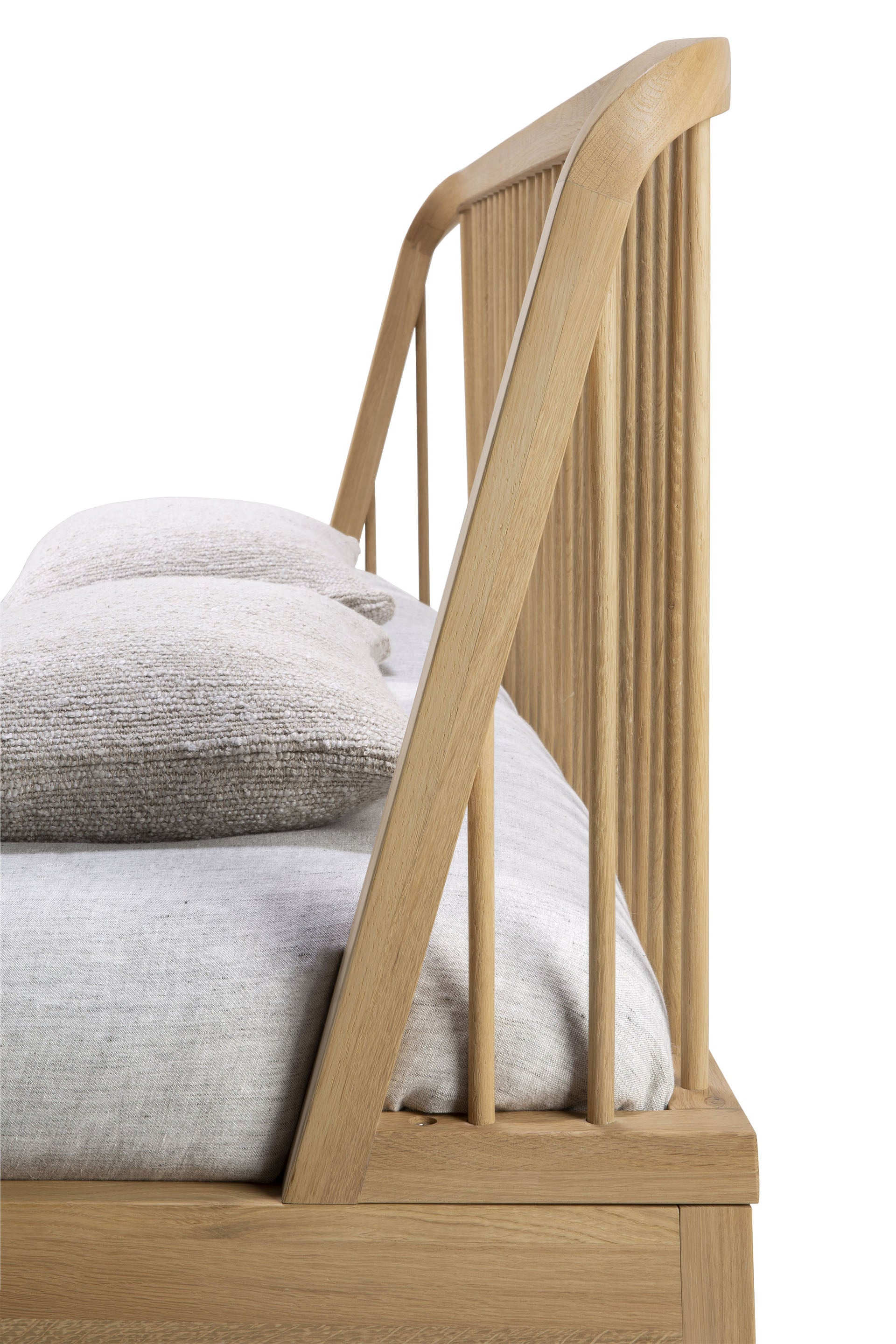 Astrid Bed